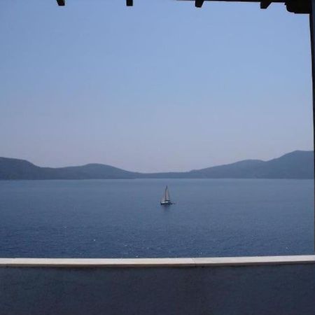 Villa With Breathtaking Views And Private Beach Agios Dimitrios  المظهر الخارجي الصورة