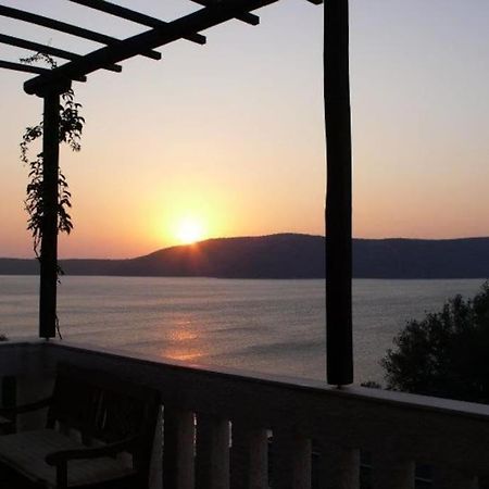 Villa With Breathtaking Views And Private Beach Agios Dimitrios  المظهر الخارجي الصورة