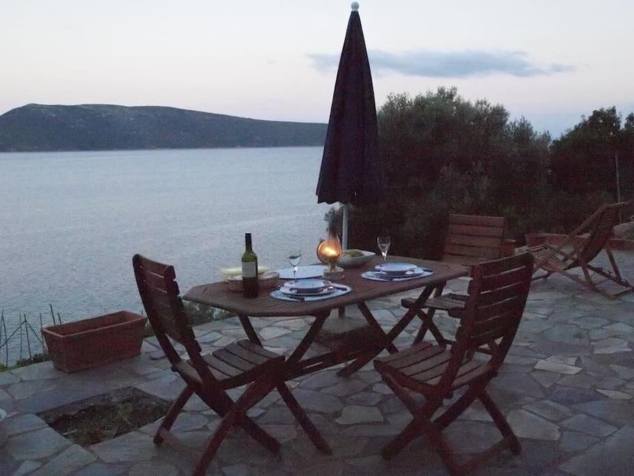 Villa With Breathtaking Views And Private Beach Agios Dimitrios  المظهر الخارجي الصورة