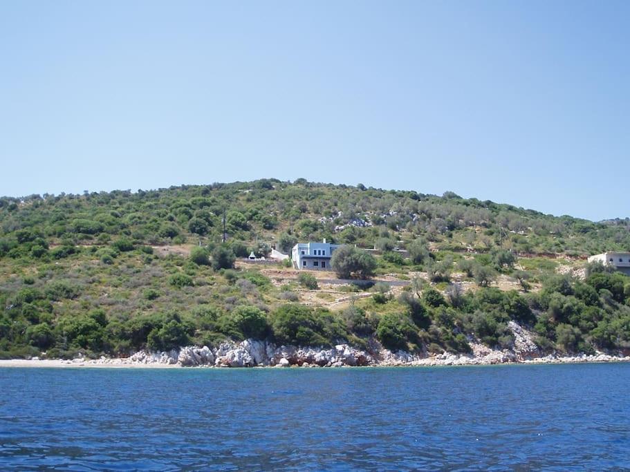 Villa With Breathtaking Views And Private Beach Agios Dimitrios  المظهر الخارجي الصورة