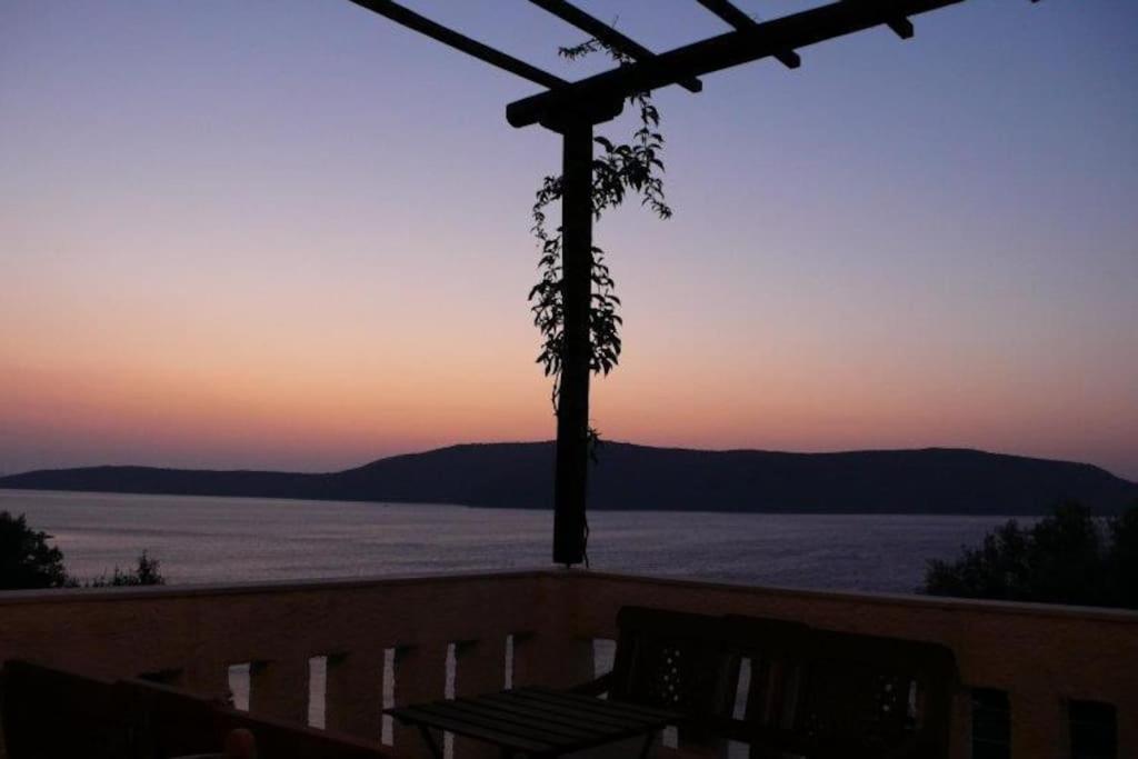 Villa With Breathtaking Views And Private Beach Agios Dimitrios  المظهر الخارجي الصورة